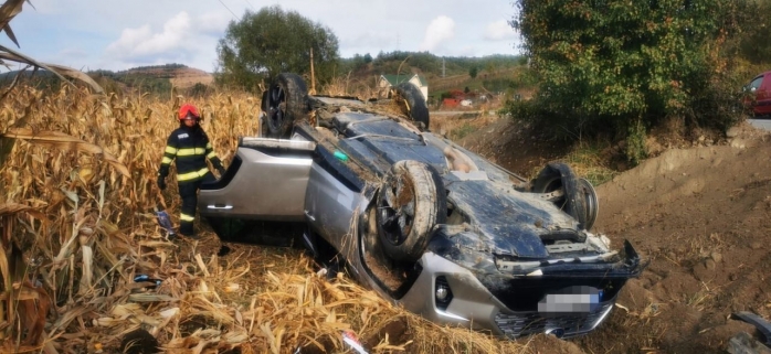 Accident GRAV în Vultureni, Cluj! O femeie, transportată de URGENȚĂ la spital. FOTO